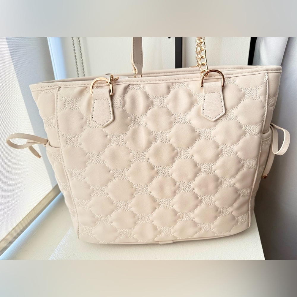 Juicy Couture Quilted Cream Bag + Pouch – Gold Chain, Pom-Pom Charm, NWT - Picture 6 of 8